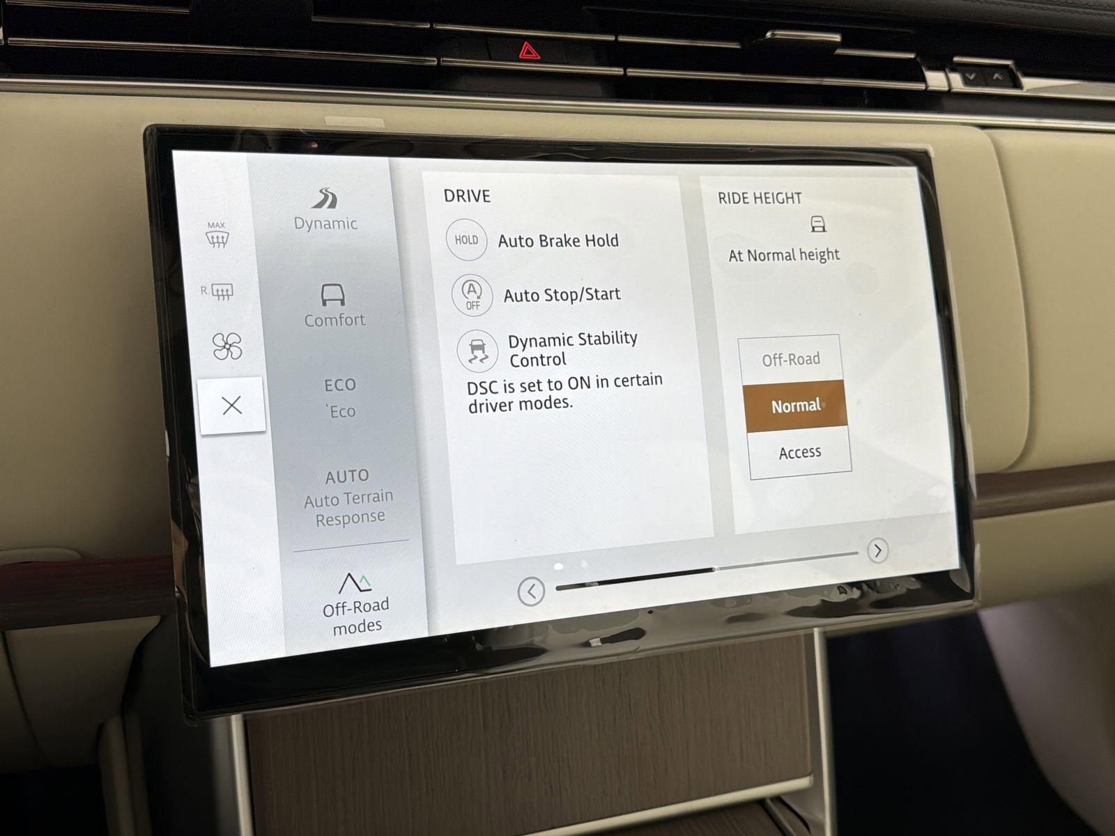 New 2026 Land Rover Range Rover SE image 19