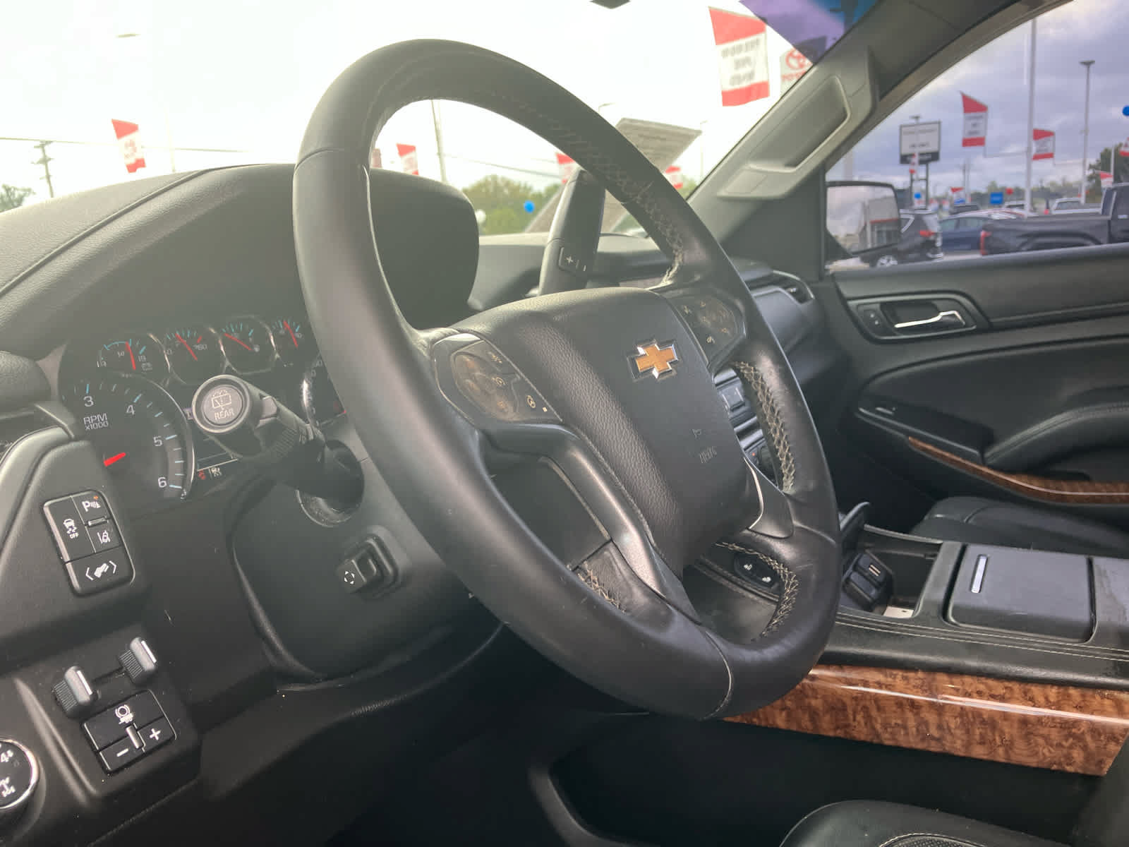Used 2015 Chevrolet Tahoe LTZ AWD/4WD image 9