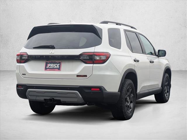Used 2025 Honda Pilot TrailSport image 5