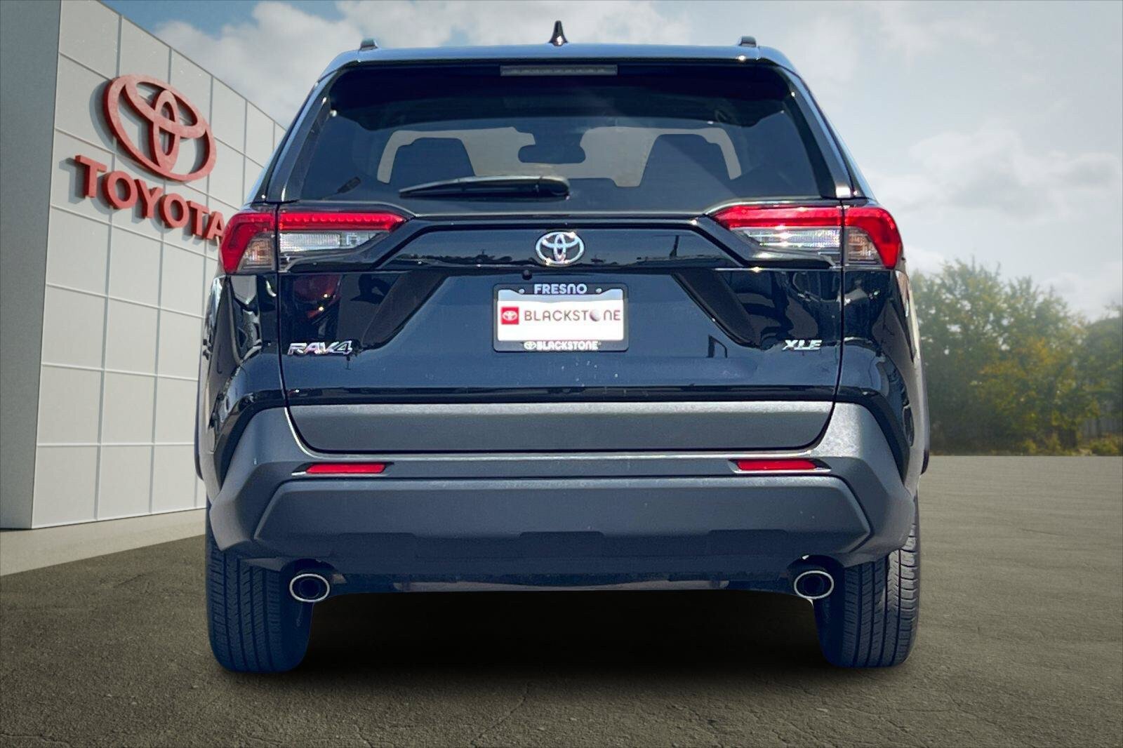 Certified 2024 Toyota RAV4 XLE FWD image 4