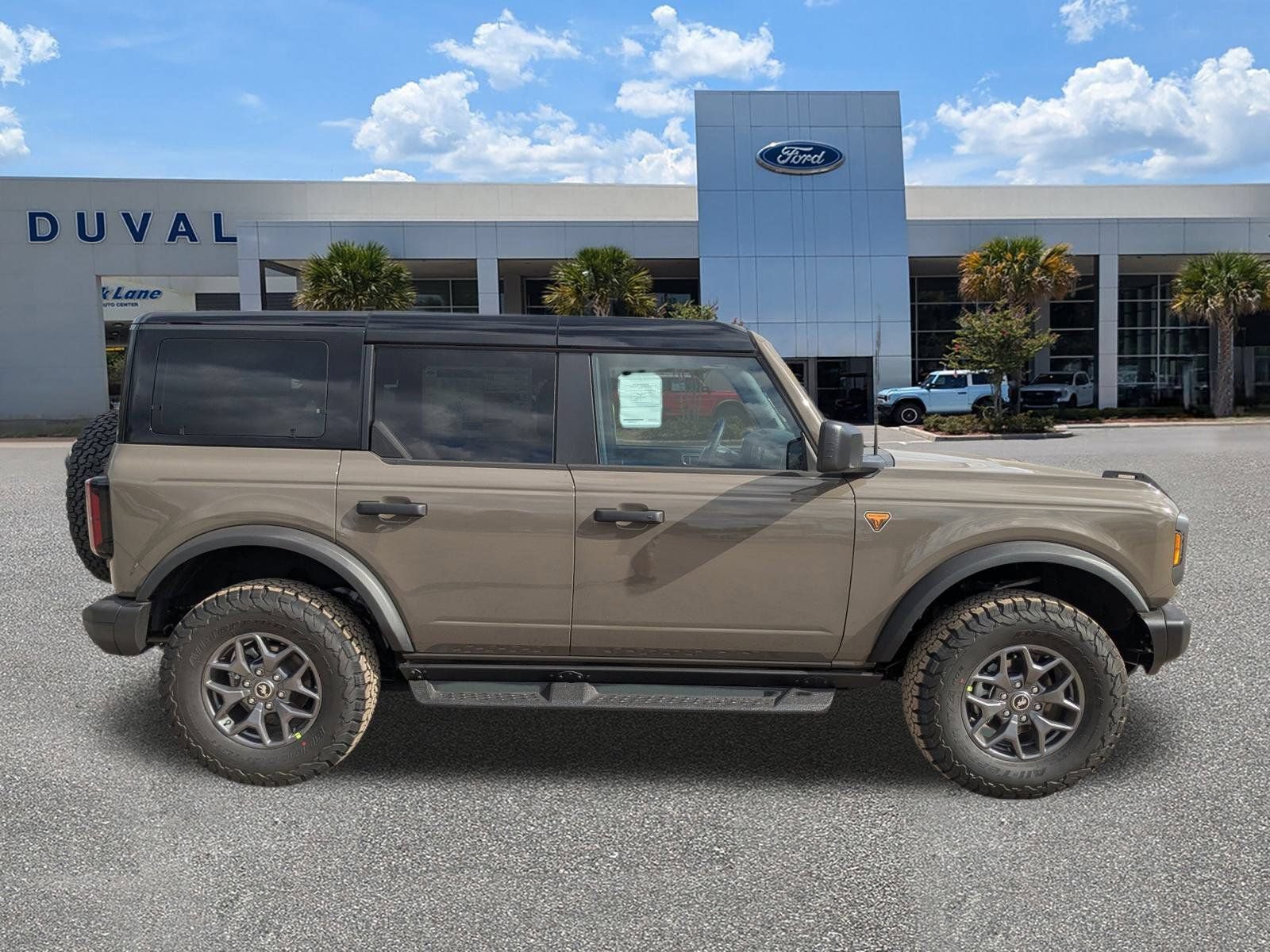 New 2025 Ford Bronco Badlands AWD/4WD image 3
