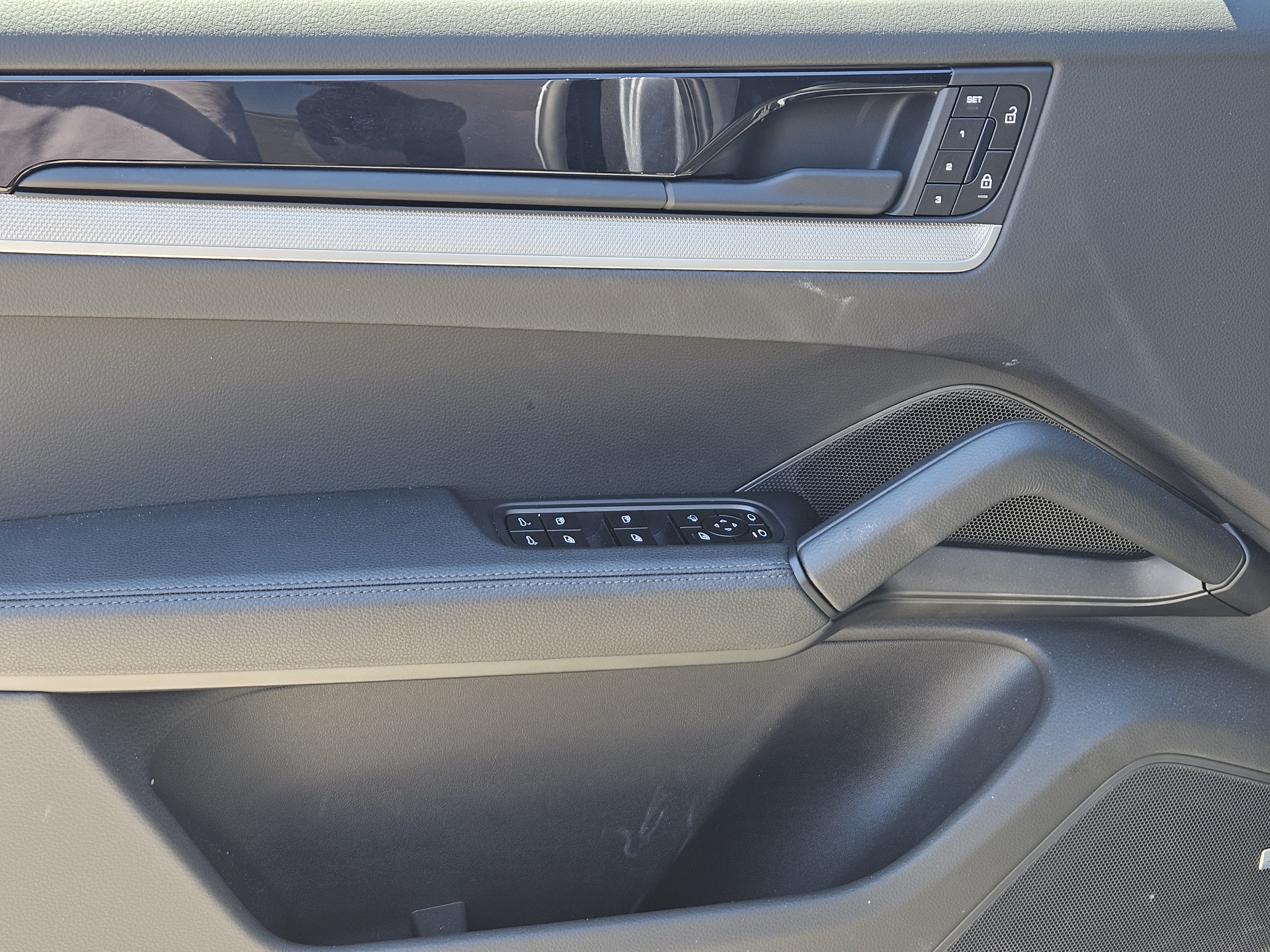 Certified 2026 Porsche Cayenne AWD/4WD image 22