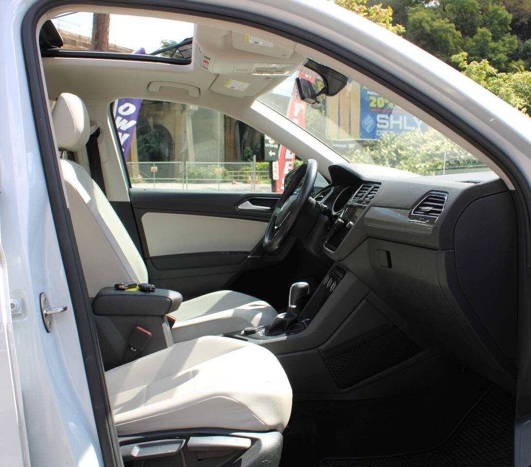 Used 2018 Volkswagen Tiguan SE image 37