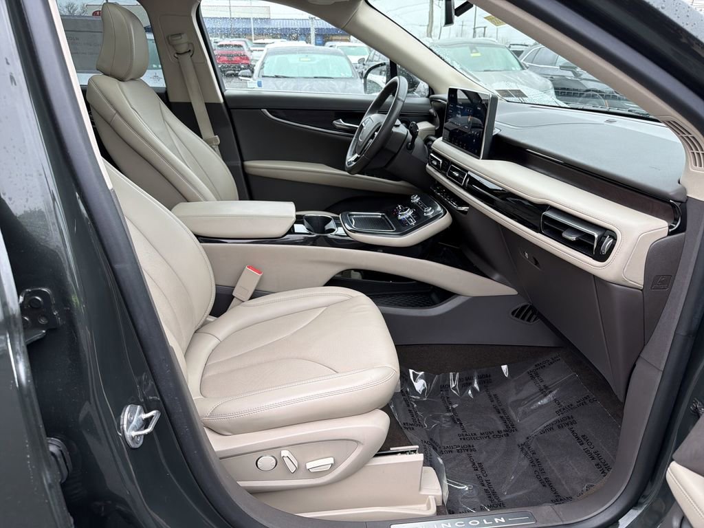 Certified 2022 Lincoln Nautilus Reserve image 15