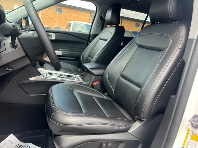 Certified 2024 Ford Explorer XLT w/ Equipment Group 202A AWD/4WD image 18