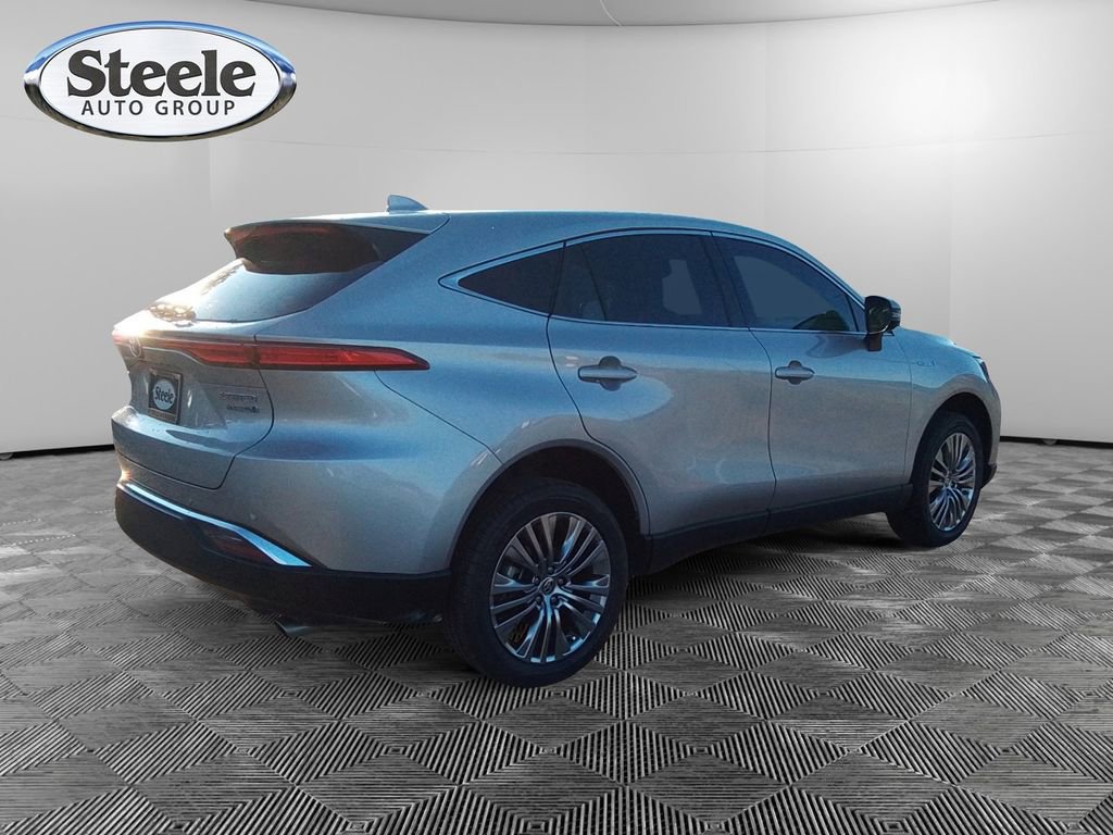 Used 2021 Toyota Venza Limited image 5