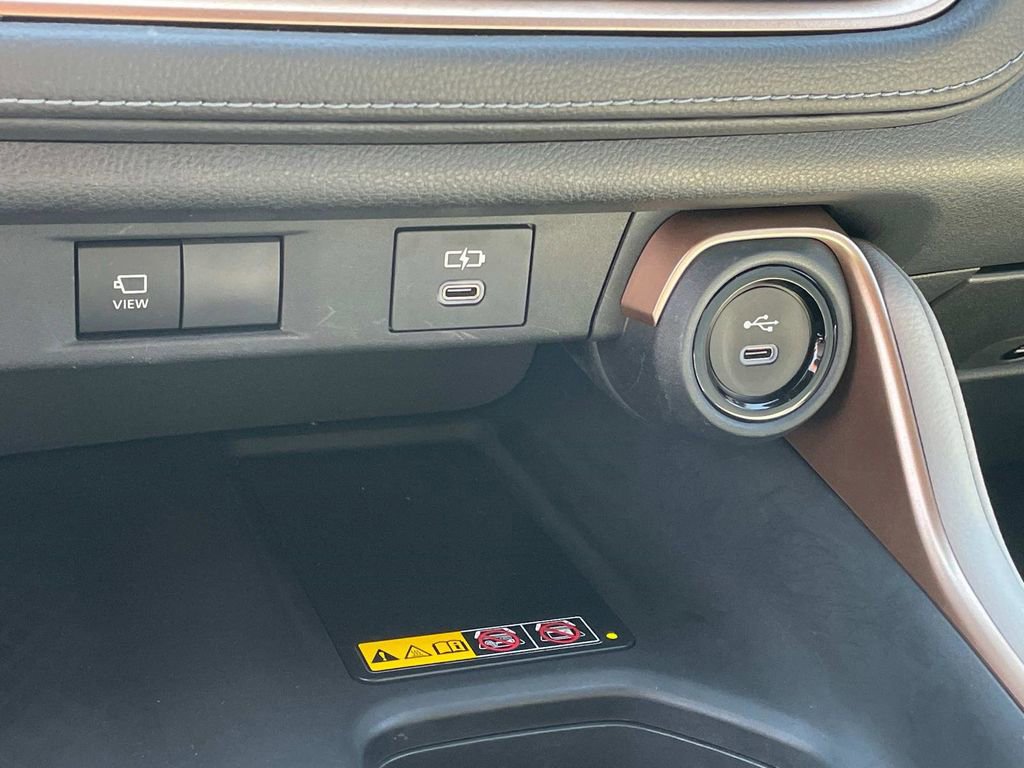 Used 2024 Toyota Grand Highlander AWD Hybrid image 16