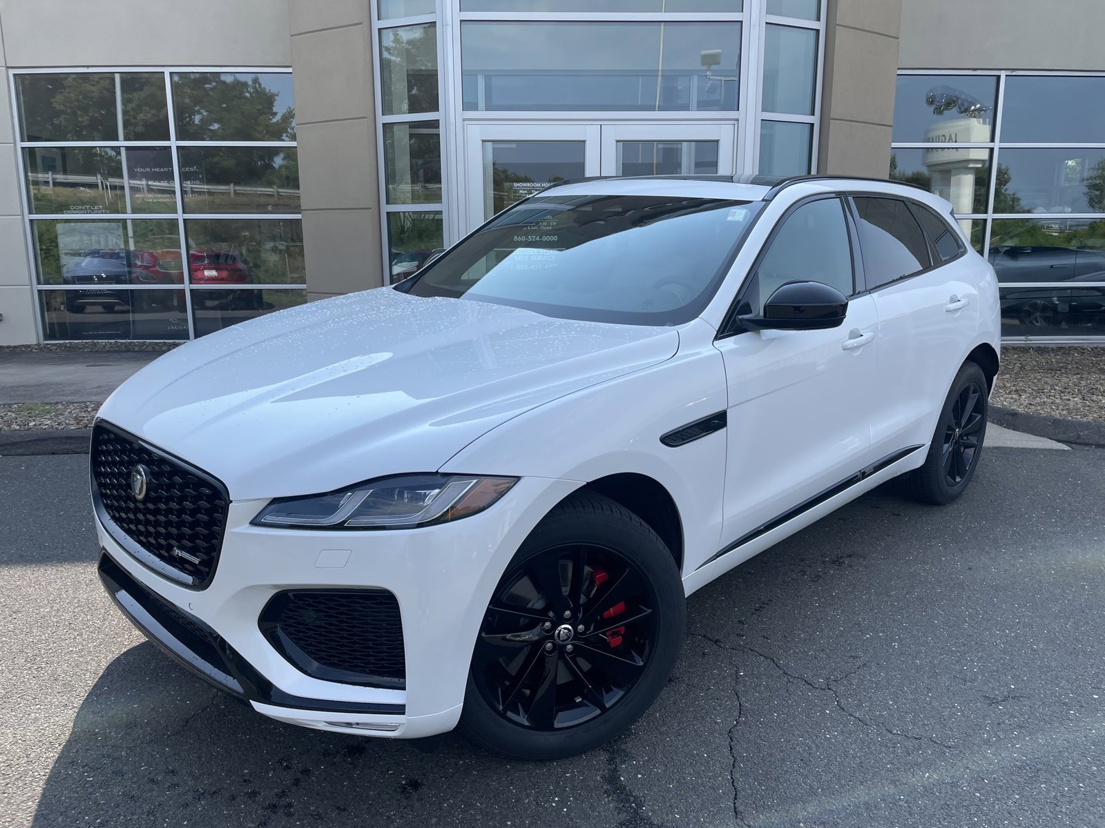 New 2025 Jaguar F-PACE R-Dynamic S image 30