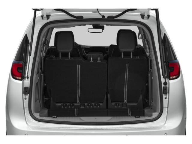 Certified 2024 Chrysler Pacifica Touring-L FWD image 11