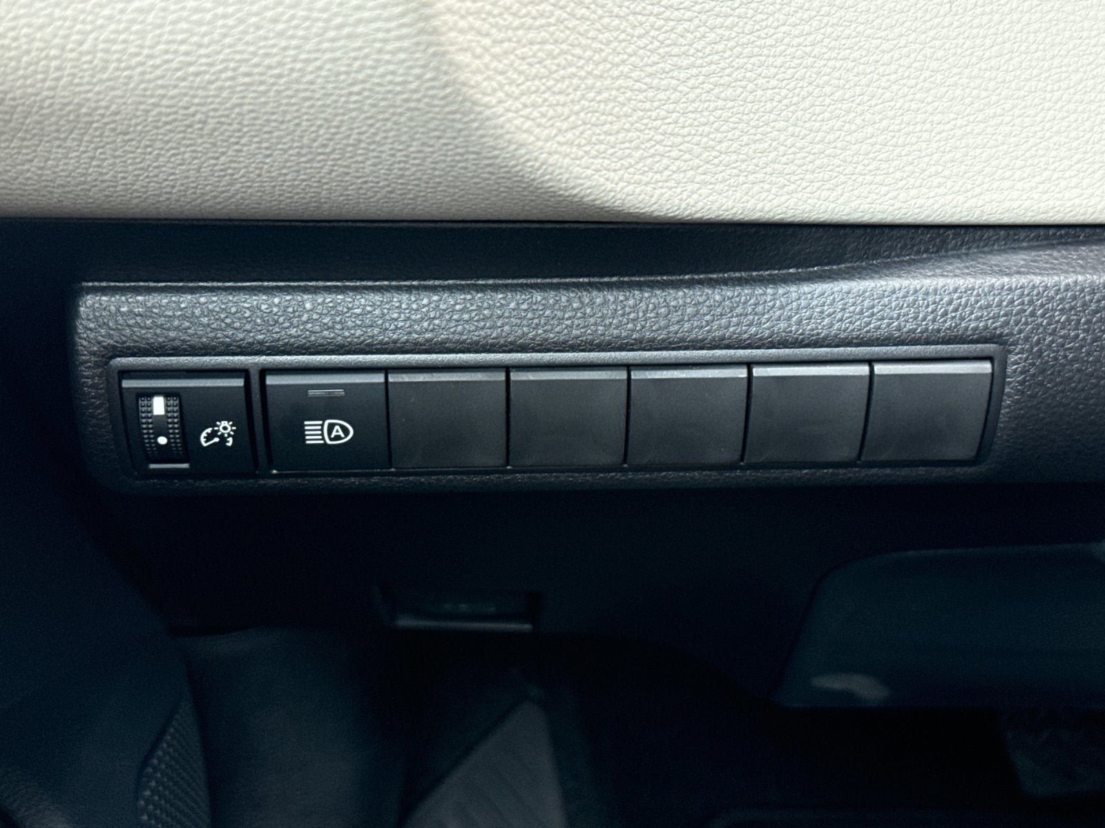 New 2027 Toyota Corolla LE FWD image 27