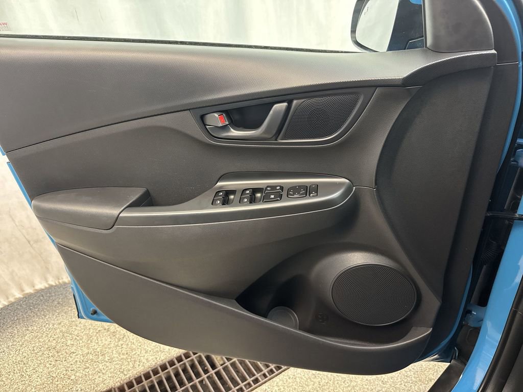 Used 2023 Hyundai Kona SEL AWD/4WD image 17