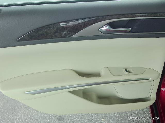 Used 2014 Lincoln MKZ Hybrid w/ Equipment Group 202A Reserve FWD image 15