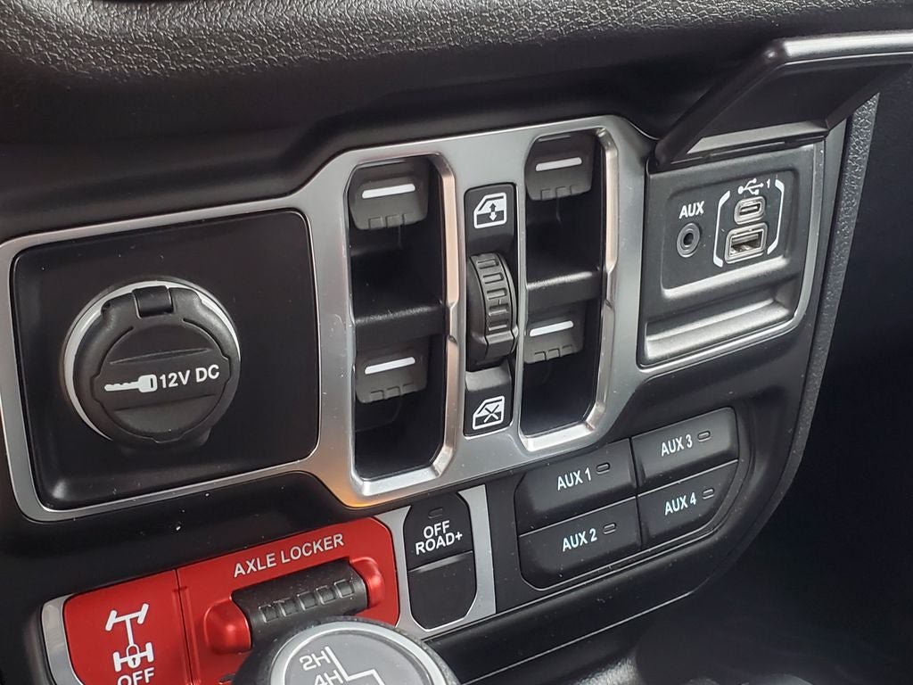 Used 2025 Jeep Wrangler Unlimited Sport AWD/4WD image 19