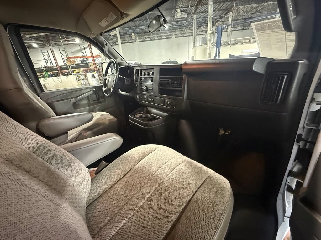 Used 2018 GMC Savana 2500 w/ Driver Convenience Package RWD image 21