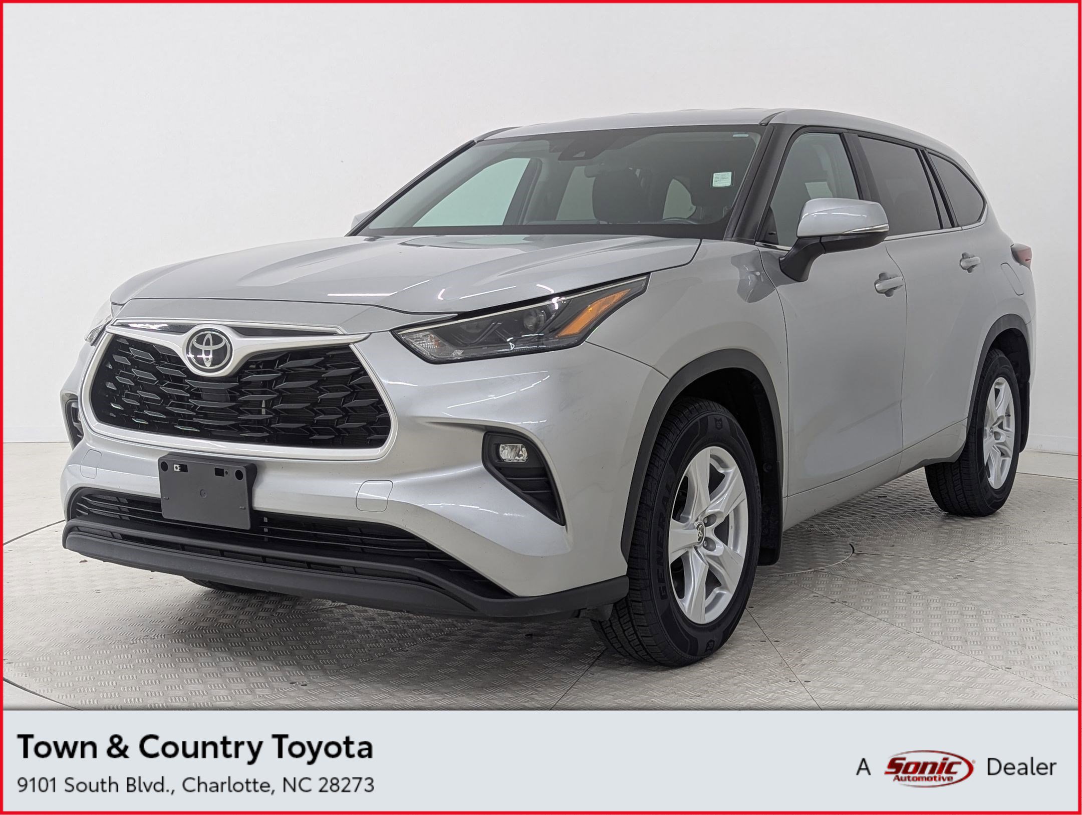 Used 2024 Toyota Highlander LE