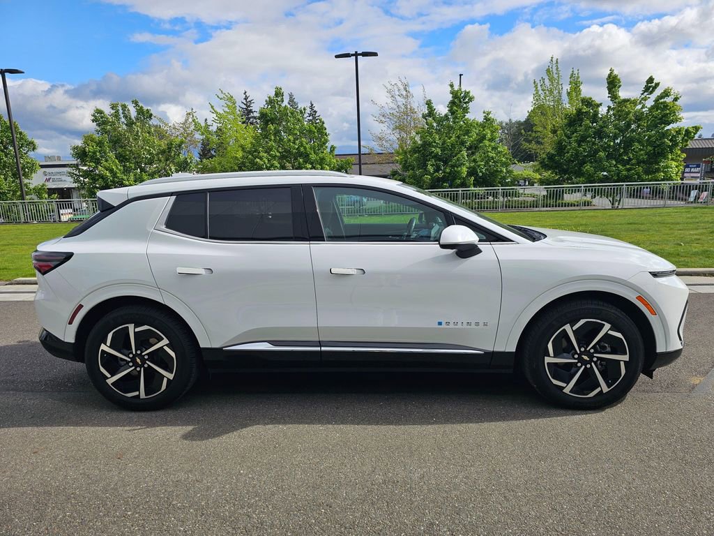 Used 2025 Chevrolet Equinox EV LT w/ Convenience Package FWD image 6