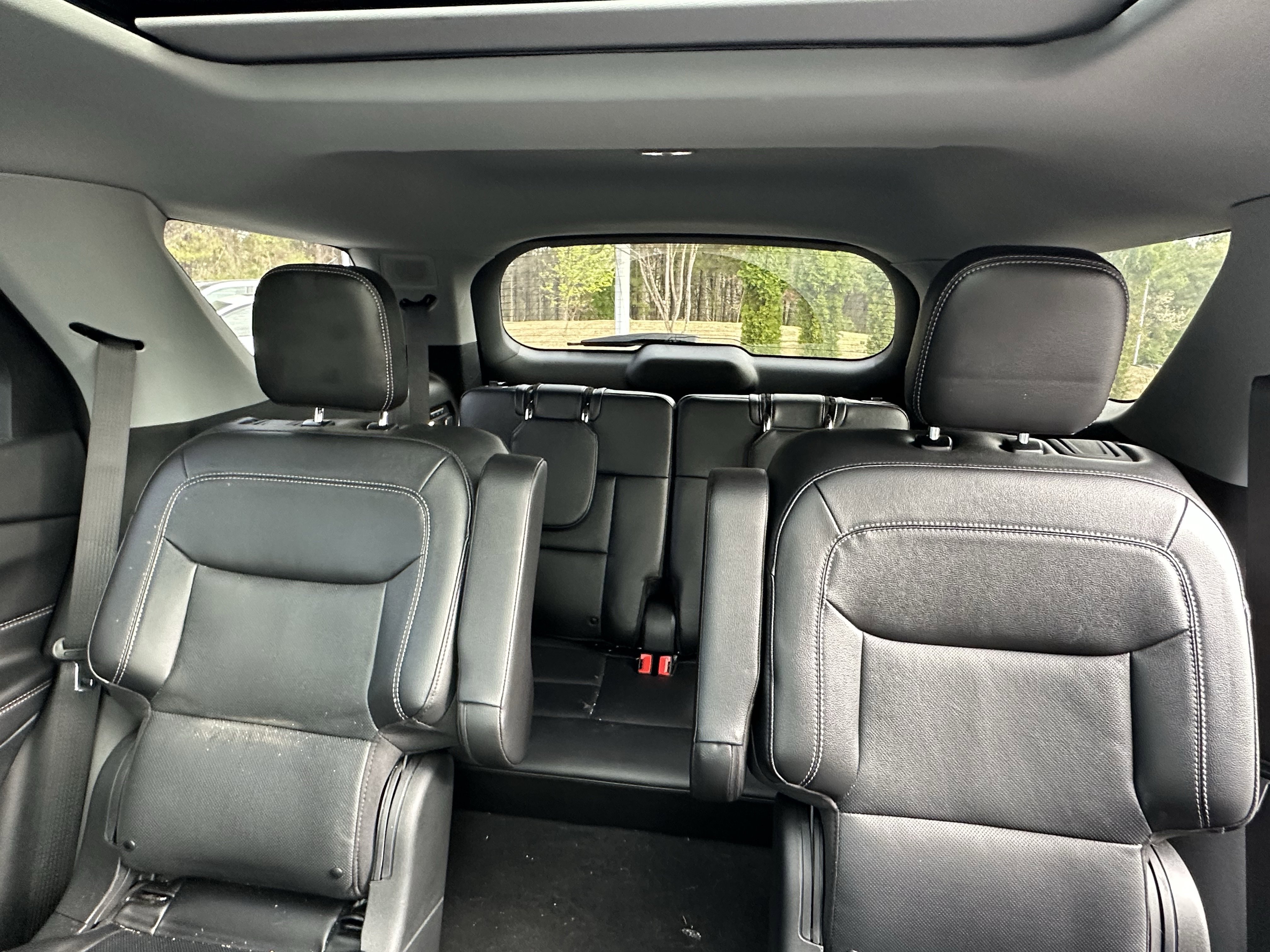 Used 2023 Ford Explorer Limited w/ Limited Technology Package image 10