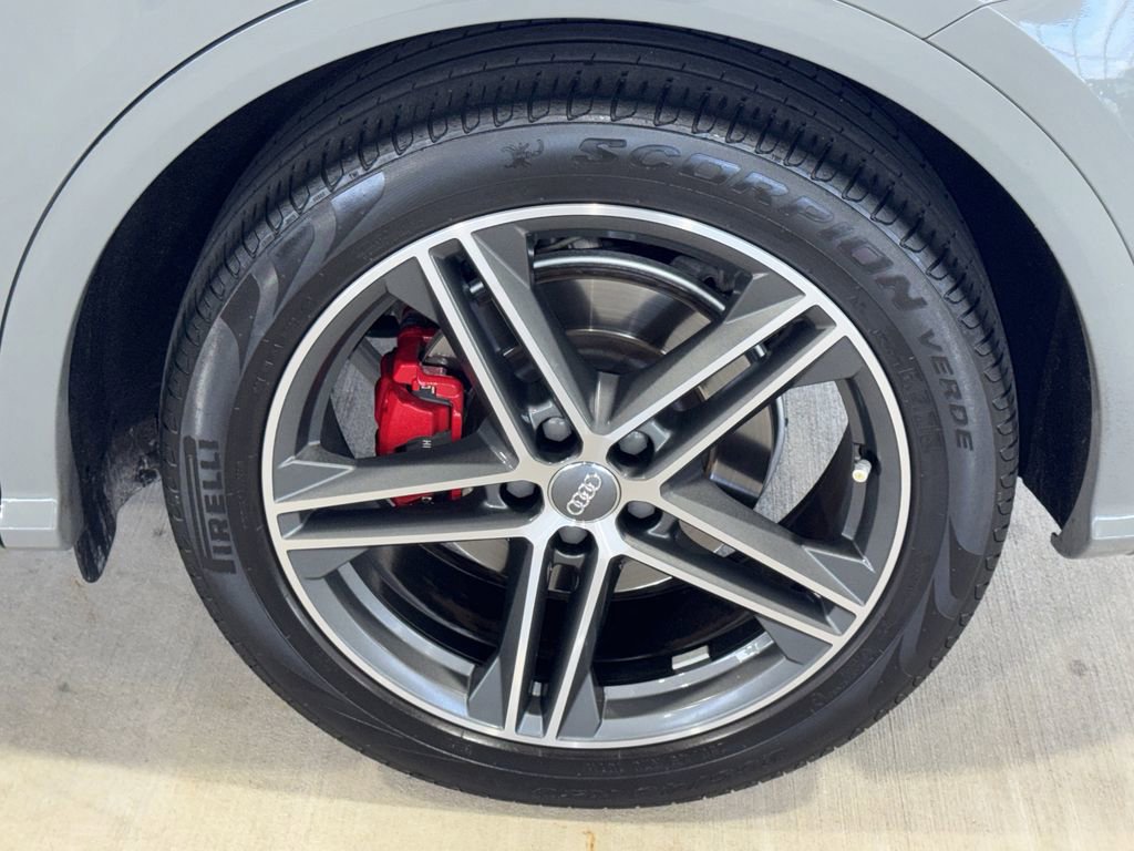 Used 2019 Audi SQ5 Premium Plus w/ Premium Plus Package image 38