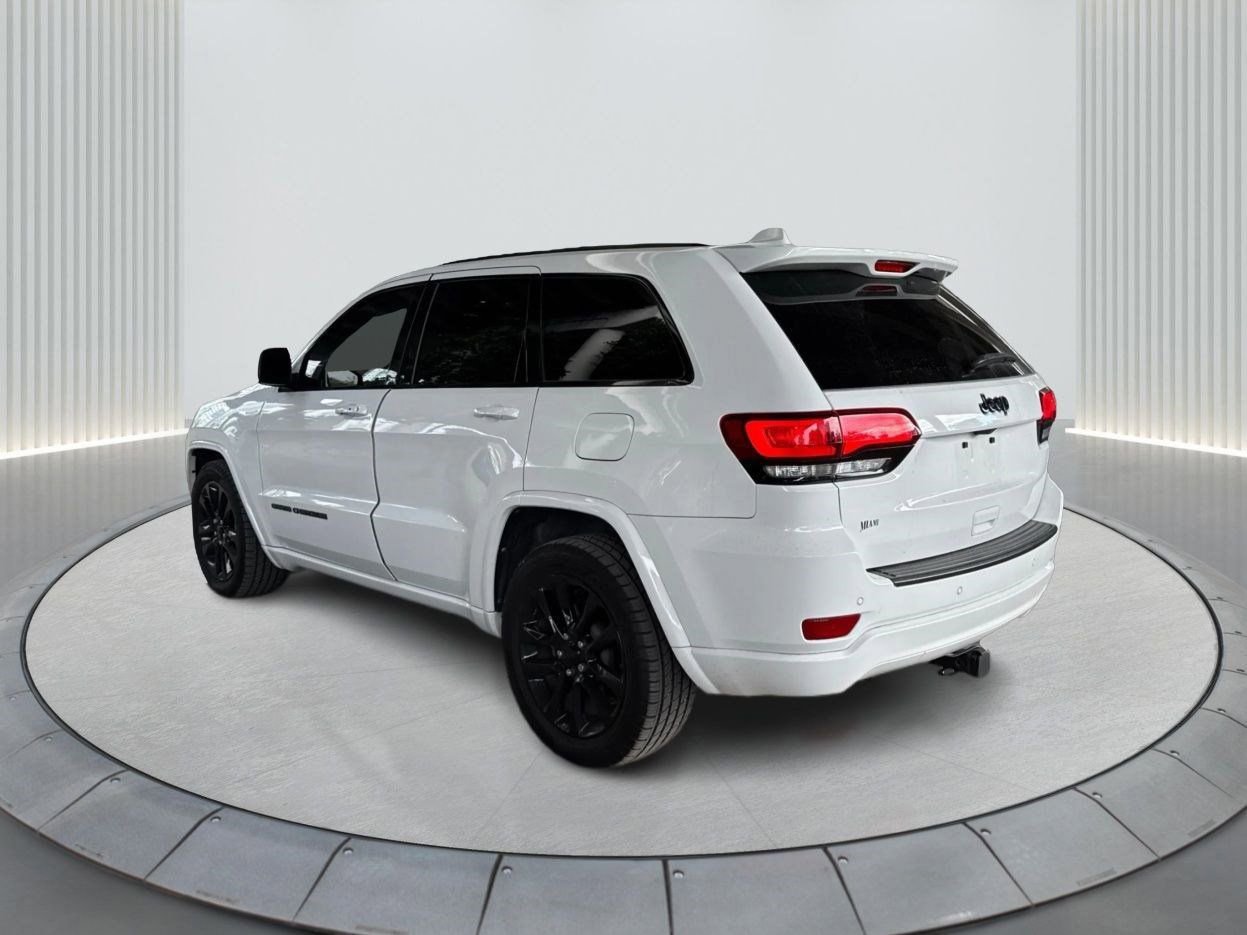Used 2021 Jeep Grand Cherokee Laredo X image 9