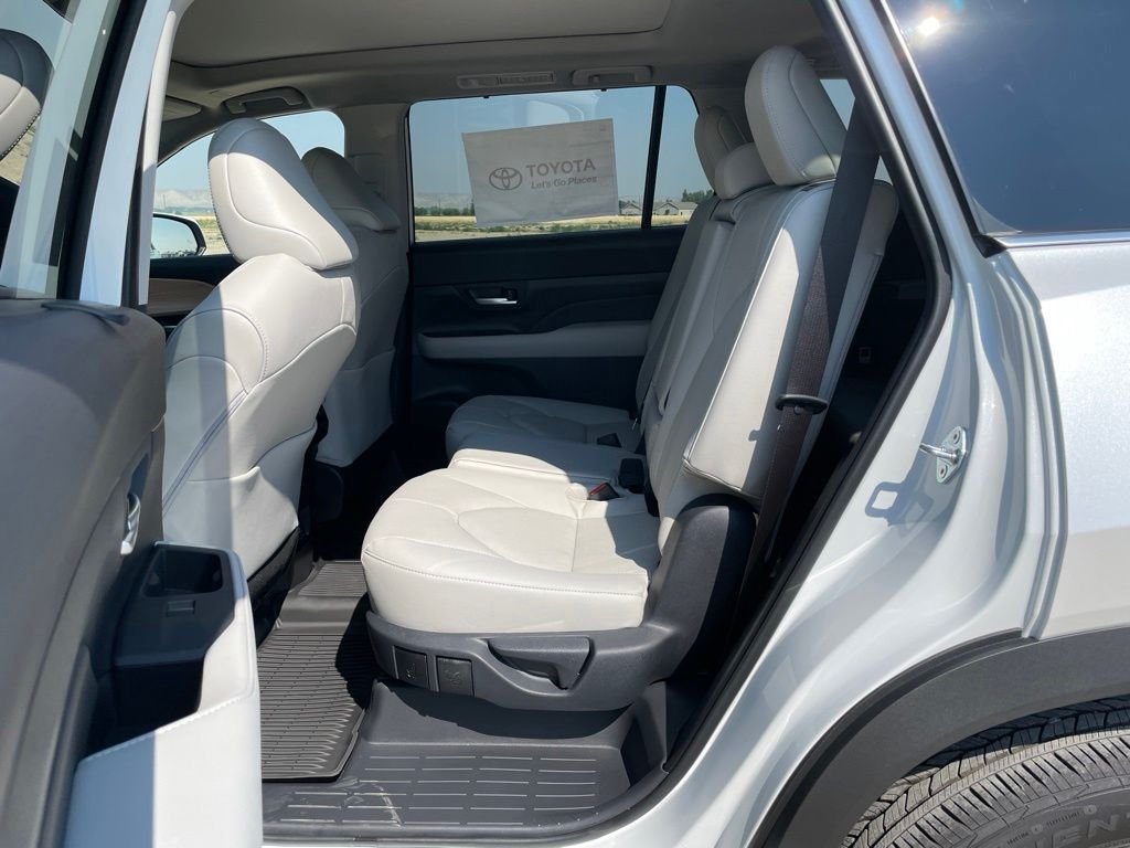 New 2026 Toyota Grand Highlander AWD image 24