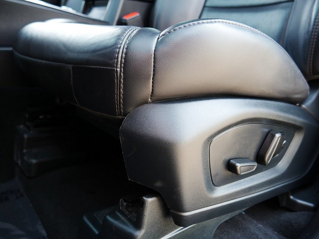 Used 2024 Ford Explorer Platinum w/ Technology Package AWD/4WD image 13