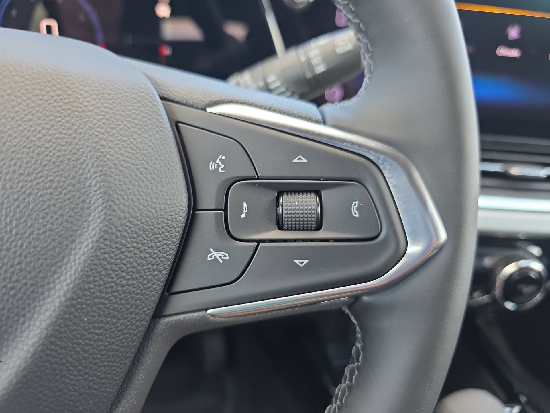 New 2026 Chevrolet Trax LT w/ Driver Confidence Package FWD image 20
