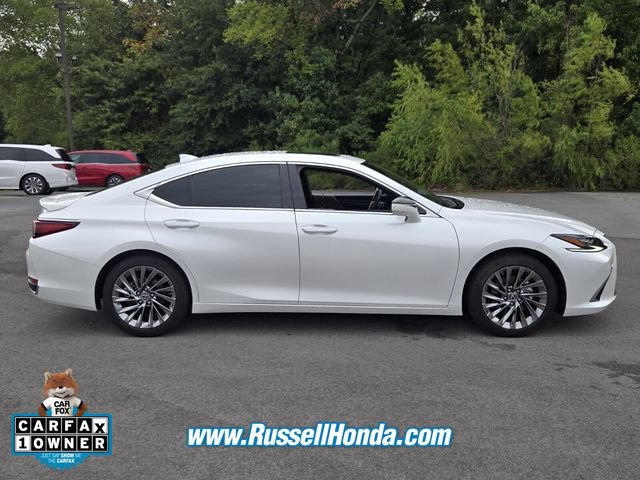 Used 2025 Lexus ES 300h Ultra Luxury FWD image 2