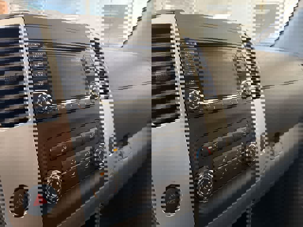 Used 2017 Nissan Frontier SV image 29