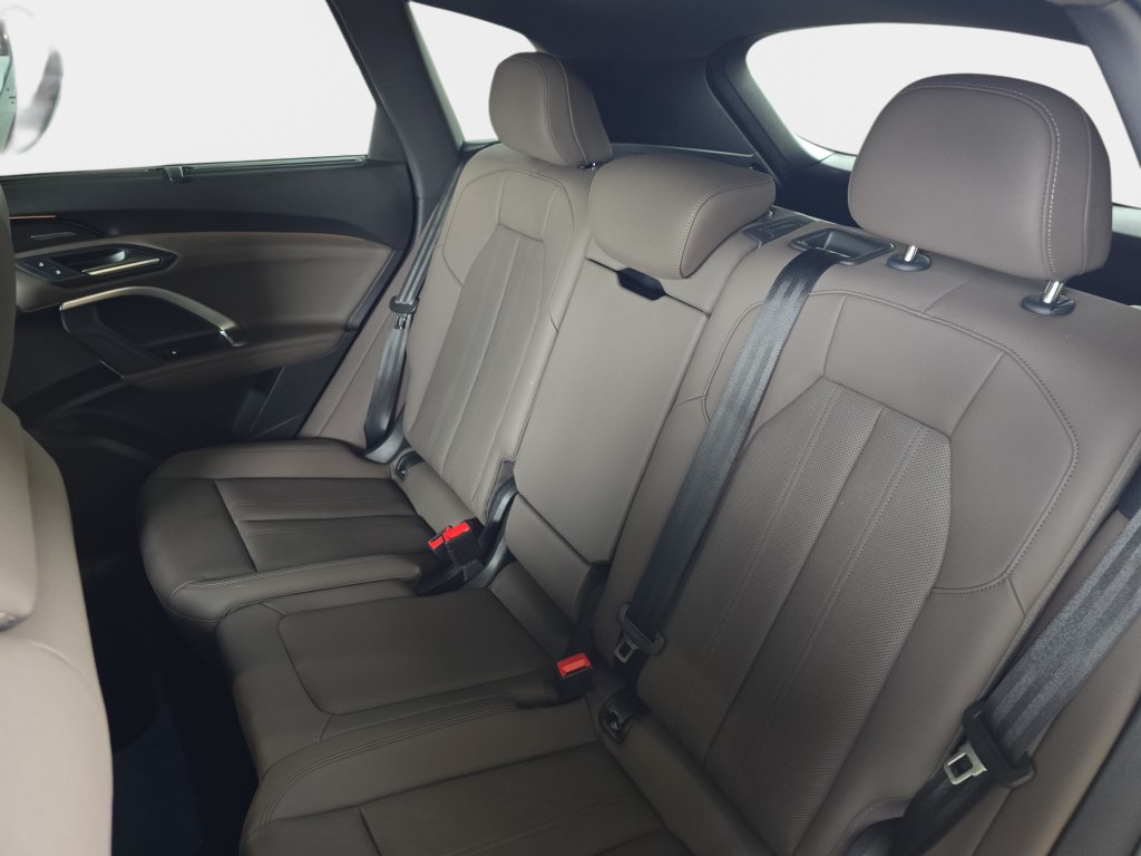 Certified 2025 Audi Q5 Prestige AWD/4WD image 14