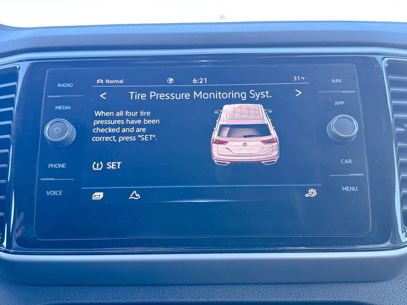 Used 2021 Volkswagen Atlas Cross Sport SEL image 28