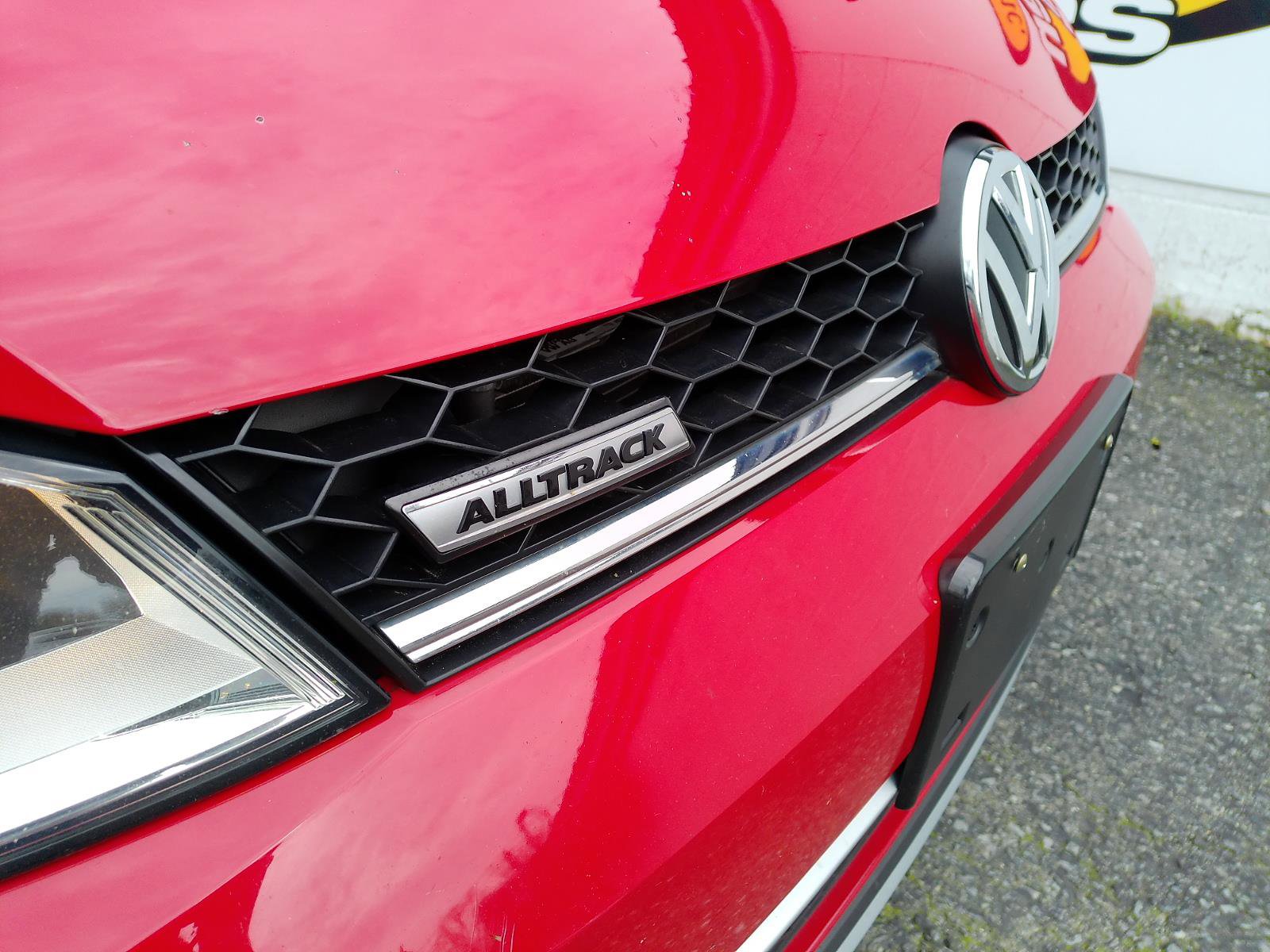 Used 2017 Volkswagen Golf Alltrack SE AWD/4WD image 3