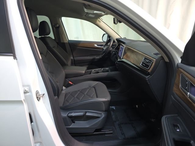 Used 2025 Volkswagen Atlas SE image 36