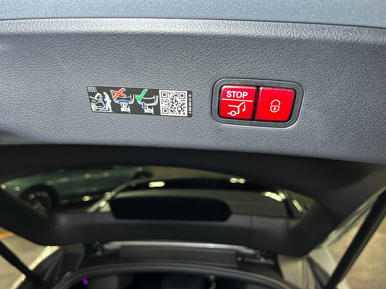 Certified 2025 Mercedes-Benz GLC 300 4MATIC image 17