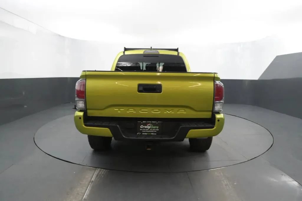 Used 2023 Toyota Tacoma TRD Sport w/ TRD Premium Sport Package AWD/4WD image 4