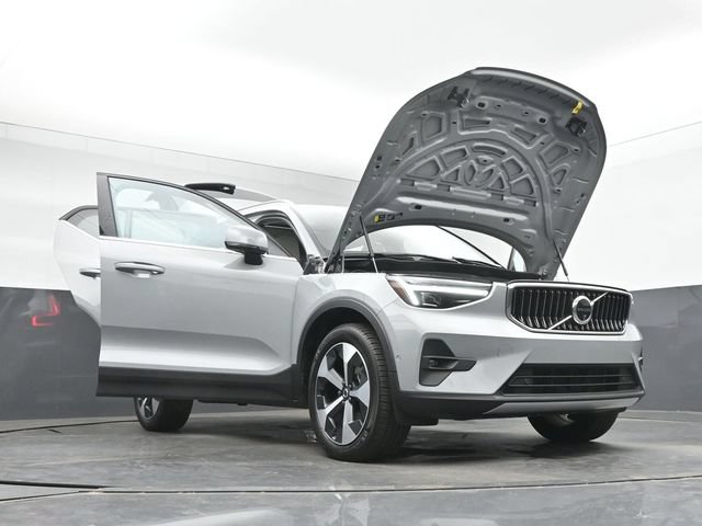 Used 2024 Volvo XC40 B5 Plus w/ Protection Package Premier AWD/4WD image 50