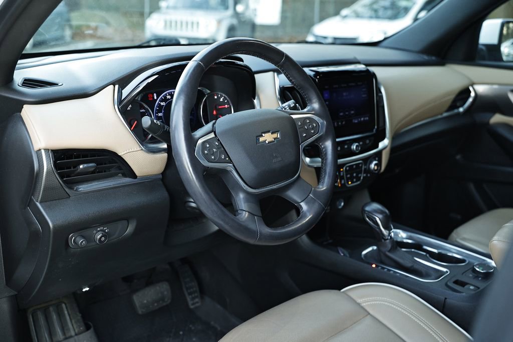 Used 2022 Chevrolet Traverse Premier image 11