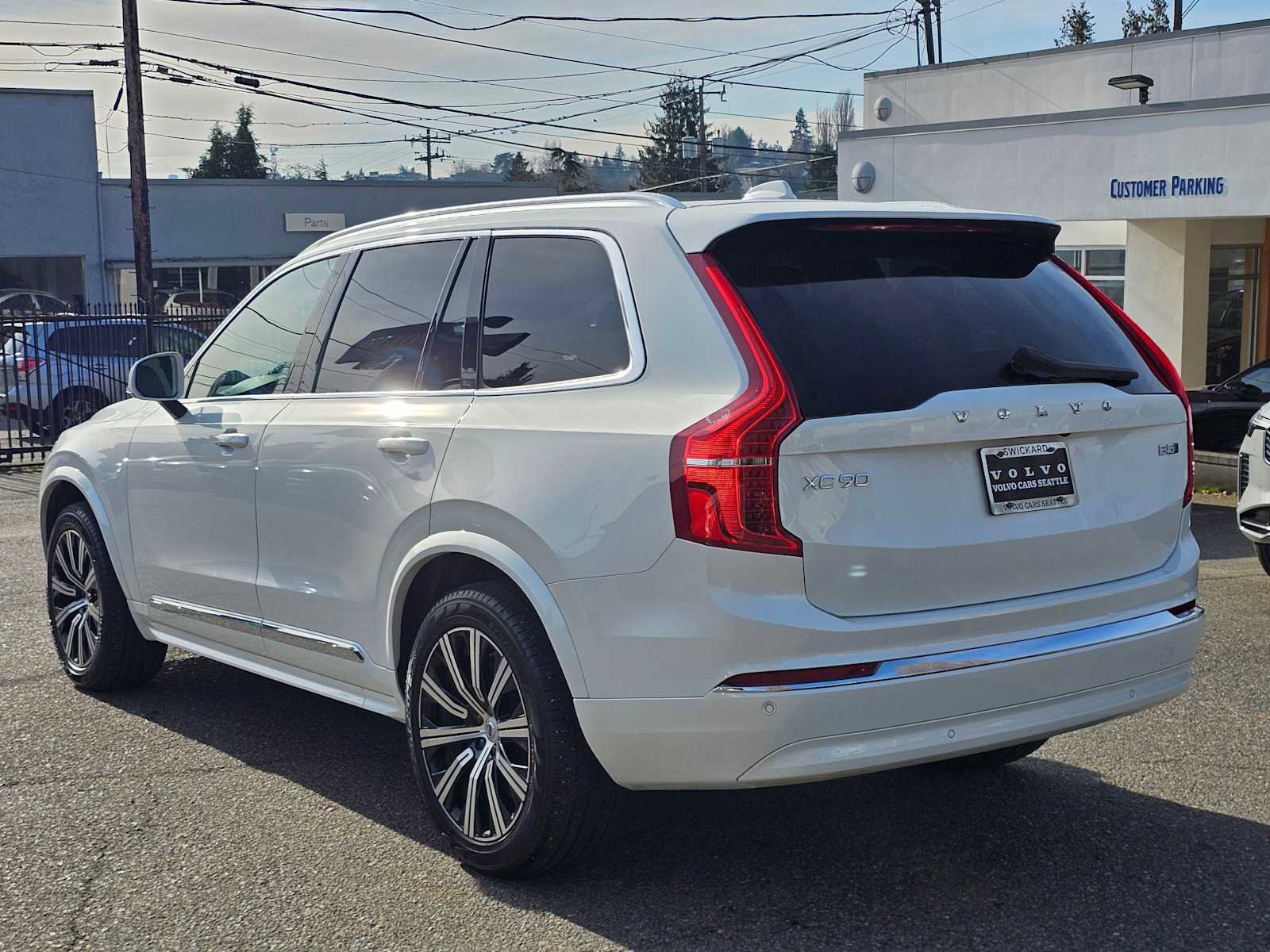 Certified 2025 Volvo XC90 B5 Core AWD/4WD image 5