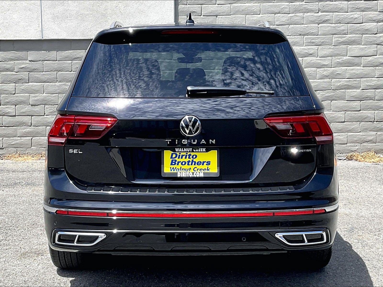 Certified 2024 Volkswagen Tiguan SEL R-Line AWD/4WD image 3