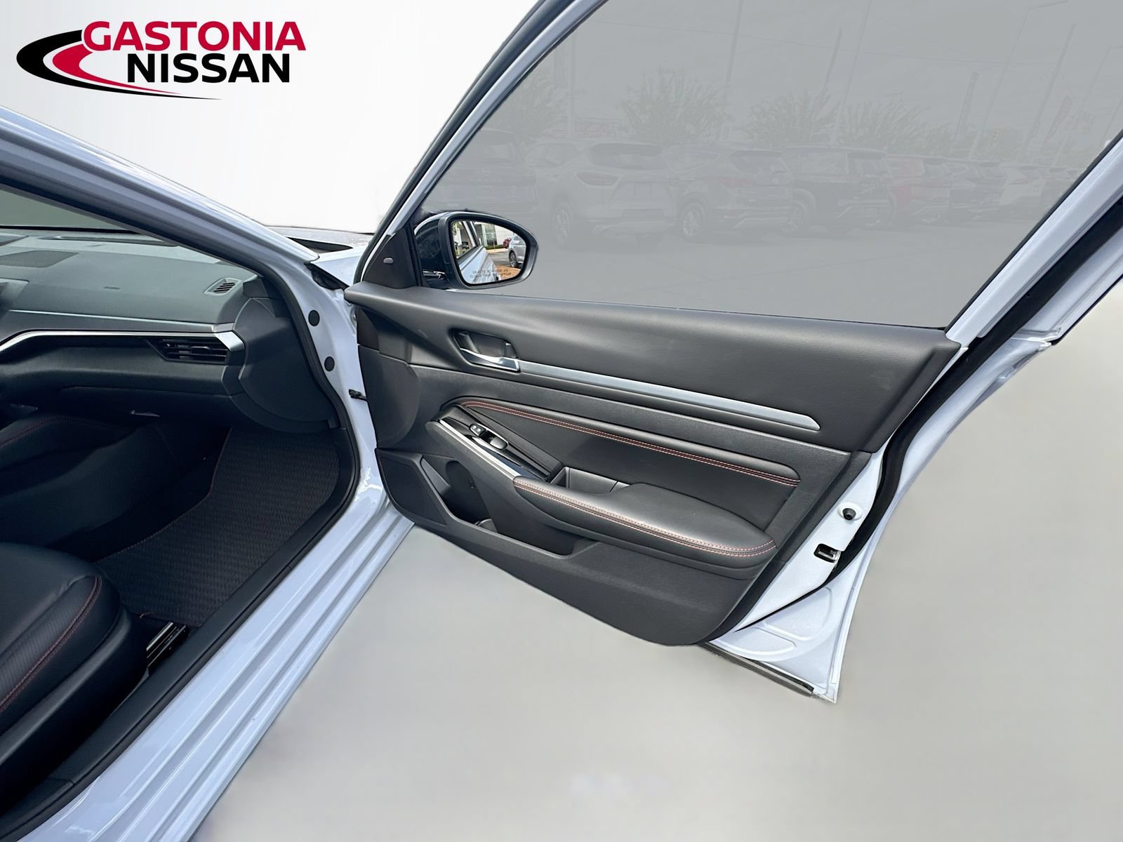 Used 2023 Nissan Altima 2.5 SR FWD image 36