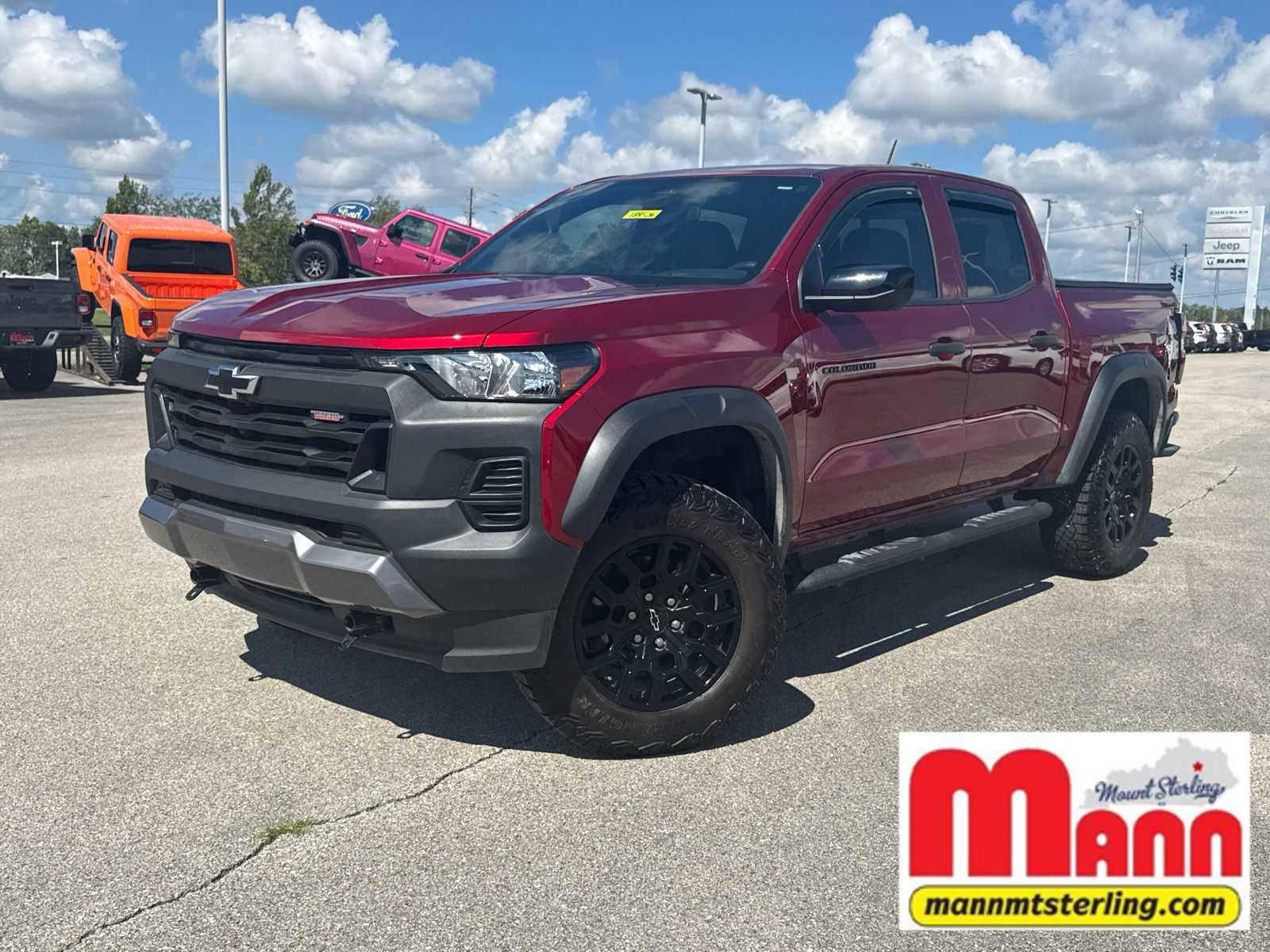 Used 2024 Chevrolet Colorado Trail Boss w/ Technology Package image 1