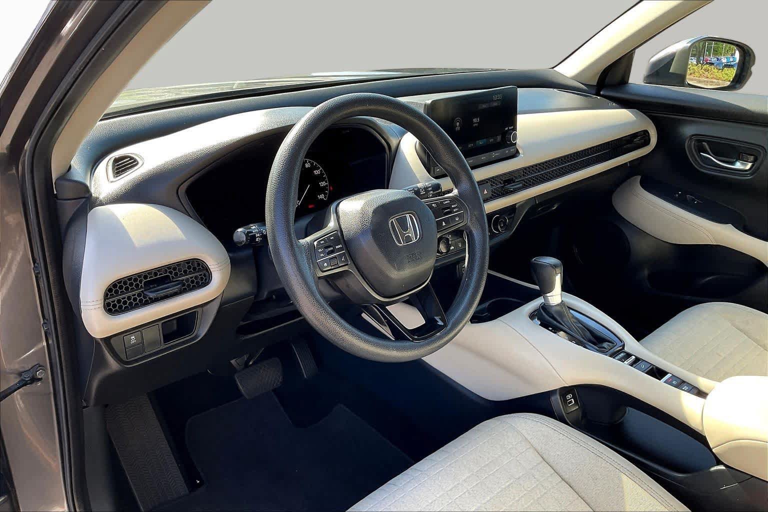 Used 2023 Honda HR-V LX image 17