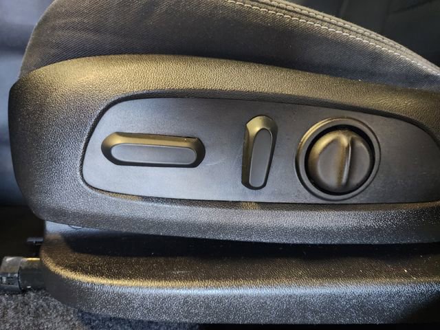 Certified 2022 GMC Terrain SLE w/ Driver Convenience Package image 13