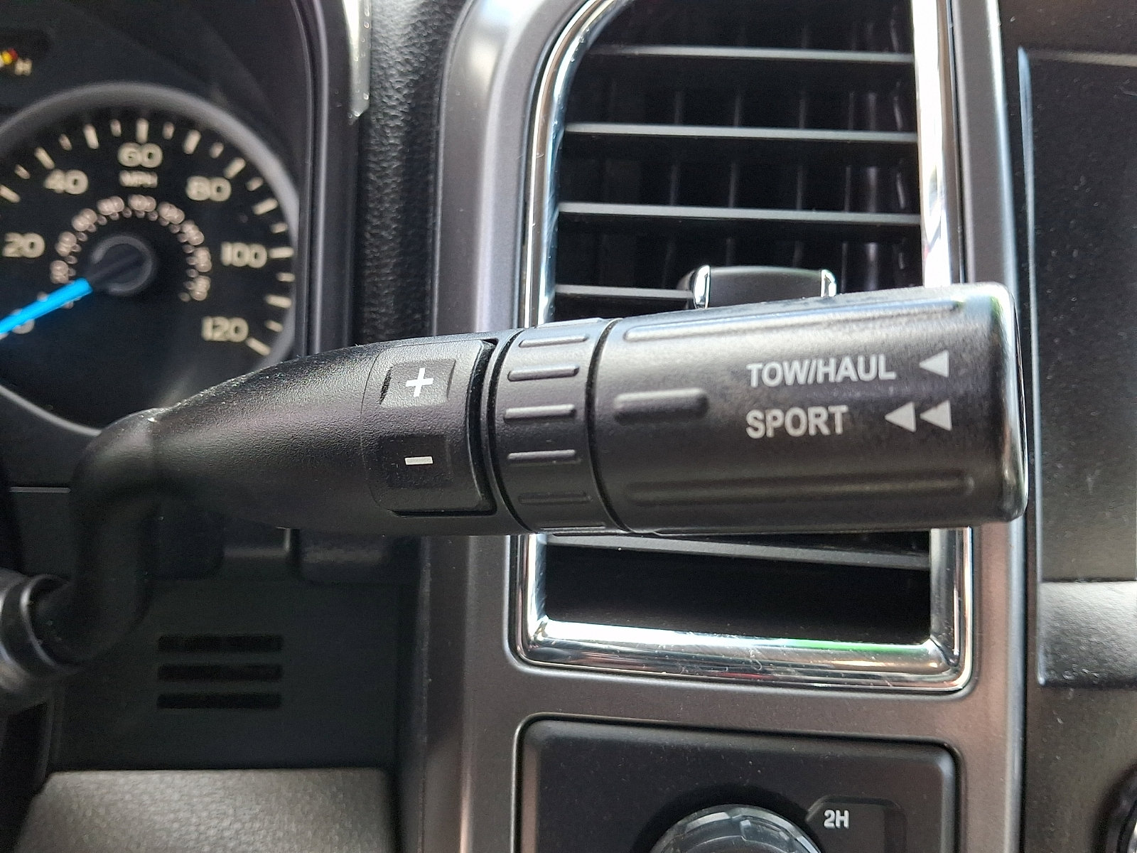 Used 2016 Ford F150 XLT w/ Equipment Group 302A Luxury image 15