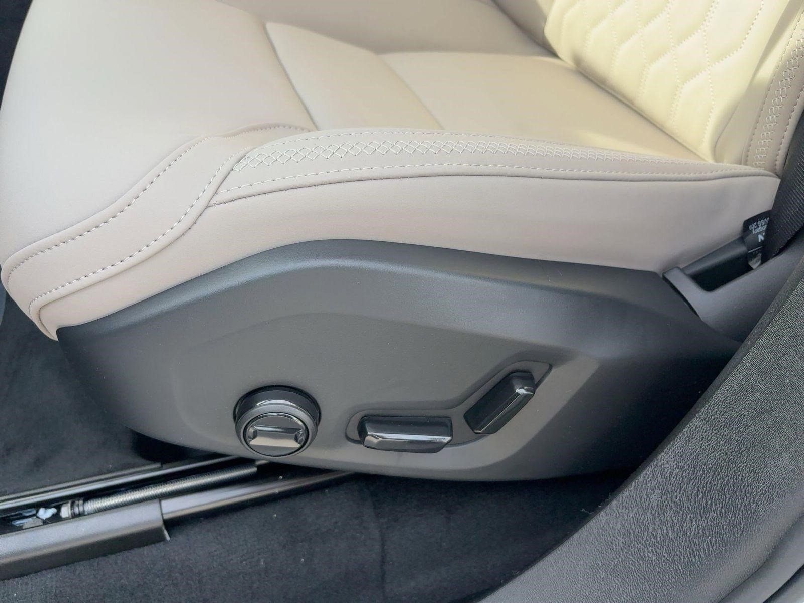 New 2026 Volvo XC90 T8 Plus image 13