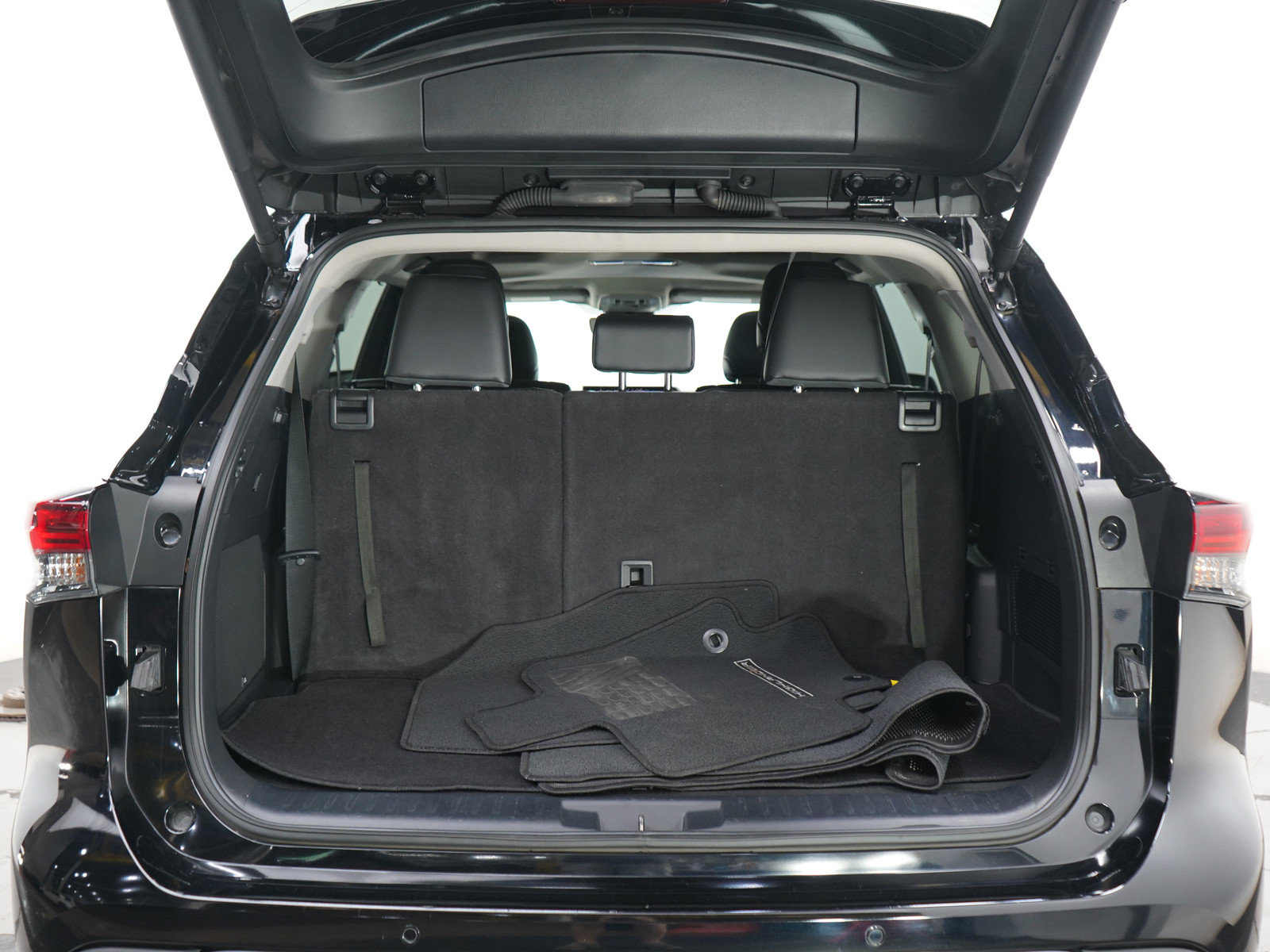 Used 2024 Toyota Highlander Limited AWD/4WD image 19