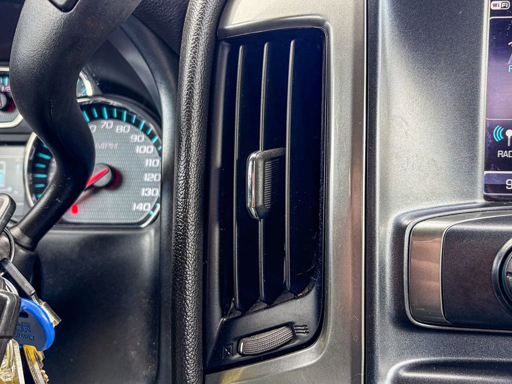 Used 2018 Chevrolet Silverado 1500 LT w/ All Star Edition AWD/4WD image 24