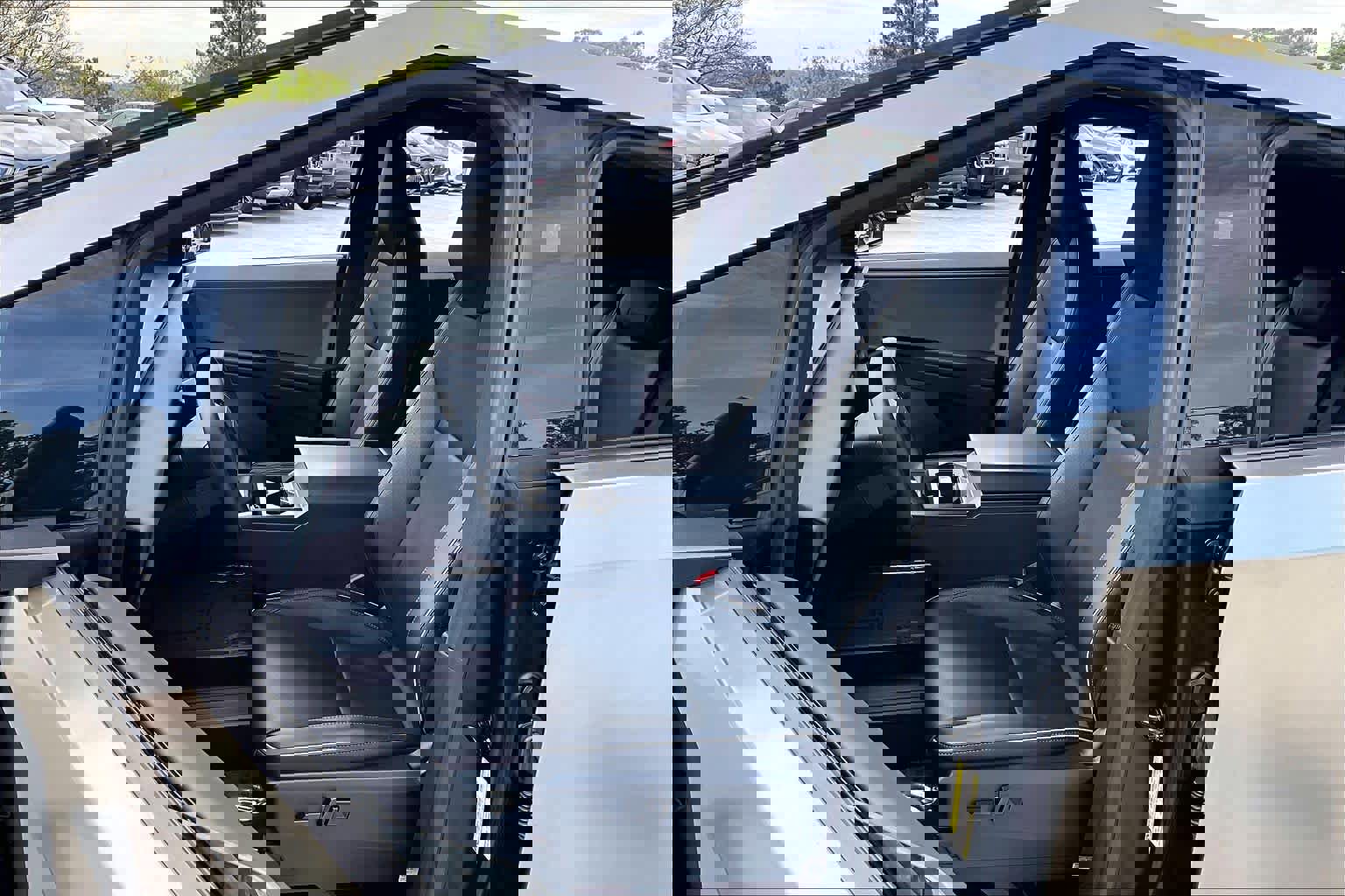 Used 2025 Tesla Cybertruck AWD Crew Cab image 7