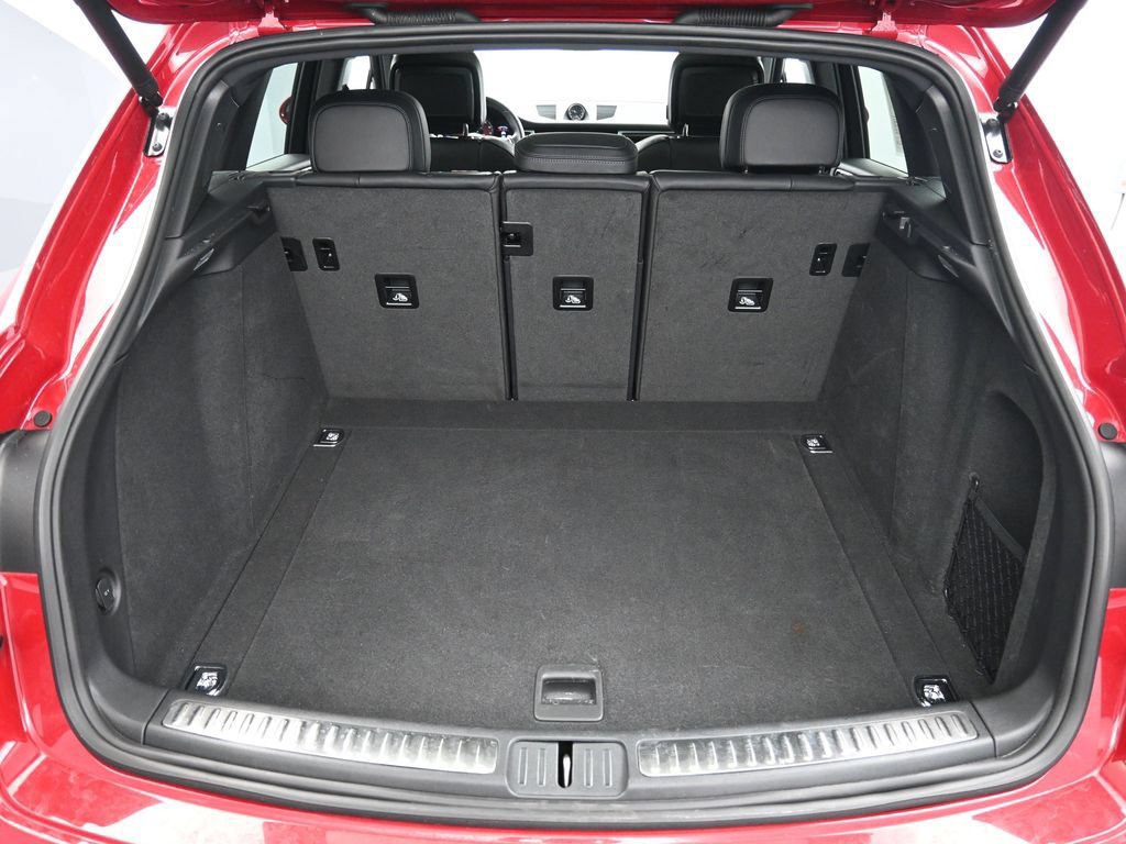 Certified 2025 Porsche Macan AWD/4WD image 28