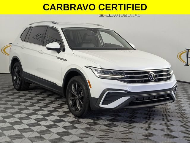 Used 2022 Volkswagen Tiguan SE AWD/4WD image 2