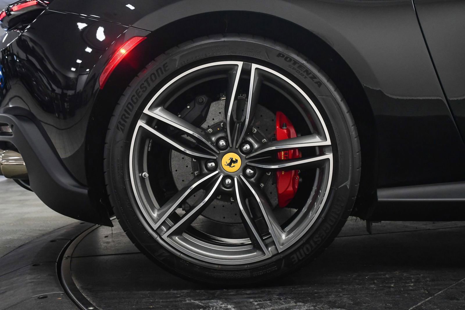 Used 2023 Ferrari Roma image 37